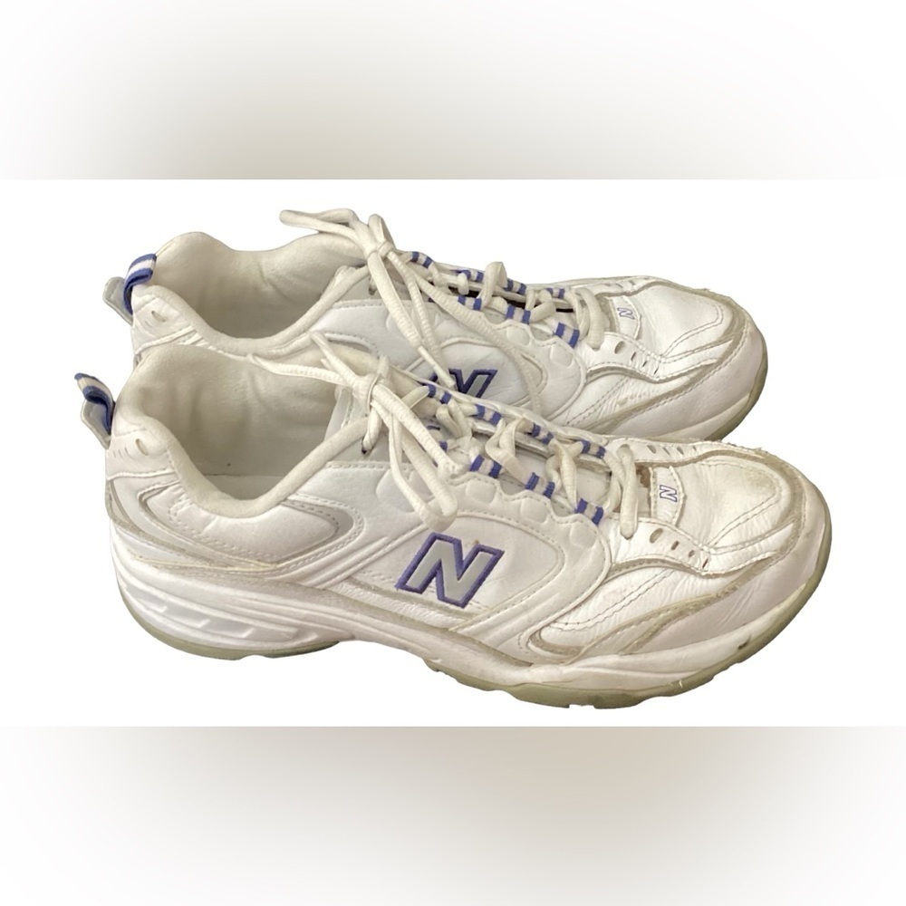 New balance 407 women white lace up low top training shoes. Sz 9D